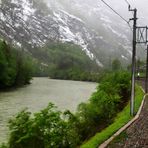 Die Salzach,die Bahn und die Straße schlängeln sich durch die enge  Schlucht