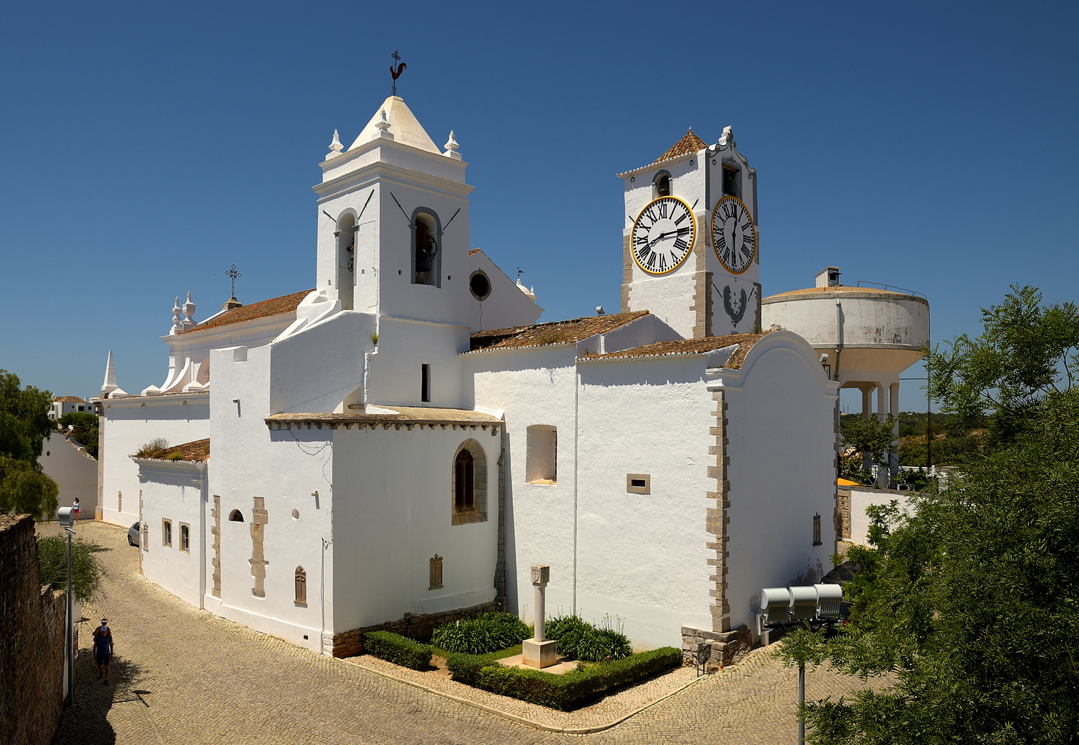 Die Santa Maria do Castelo Church  steht...