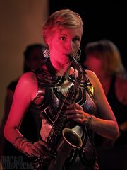 die Saxophonfrau