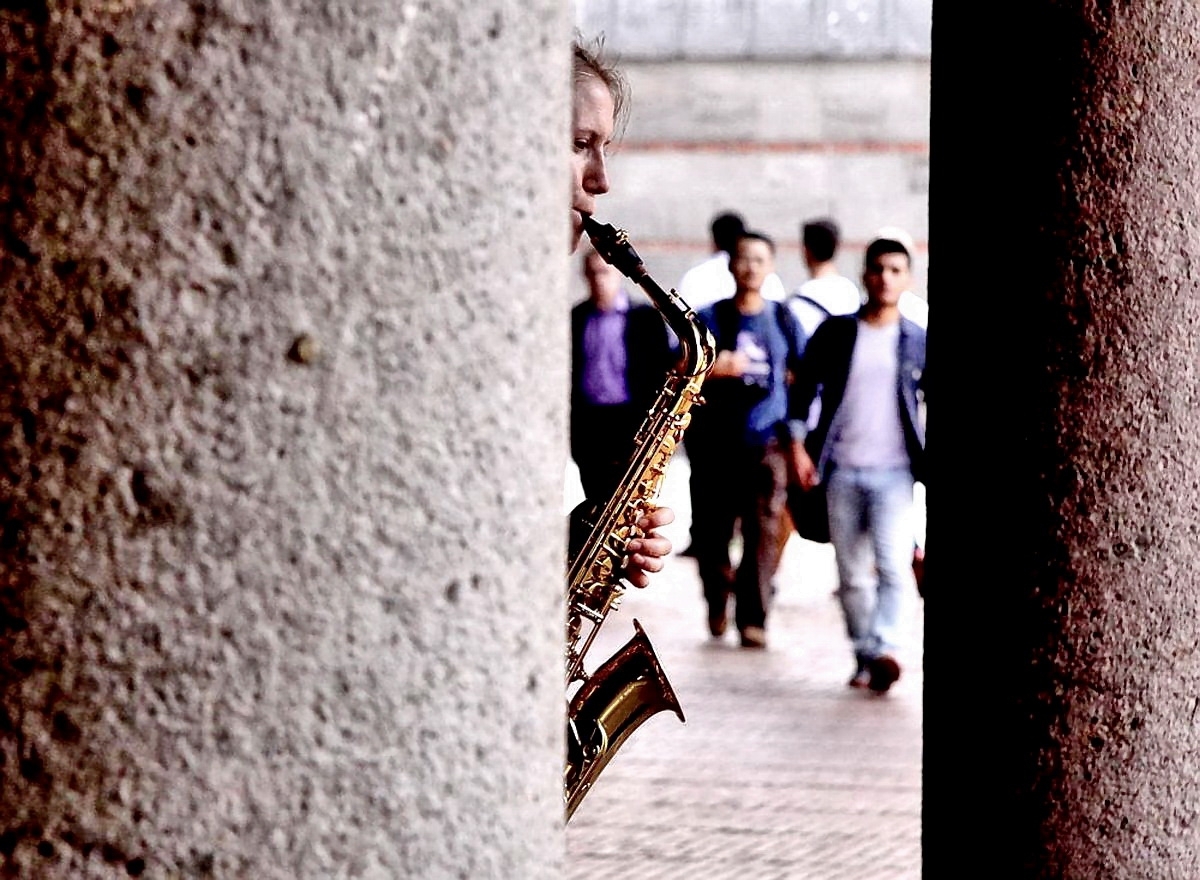 Die Saxophonspielerin