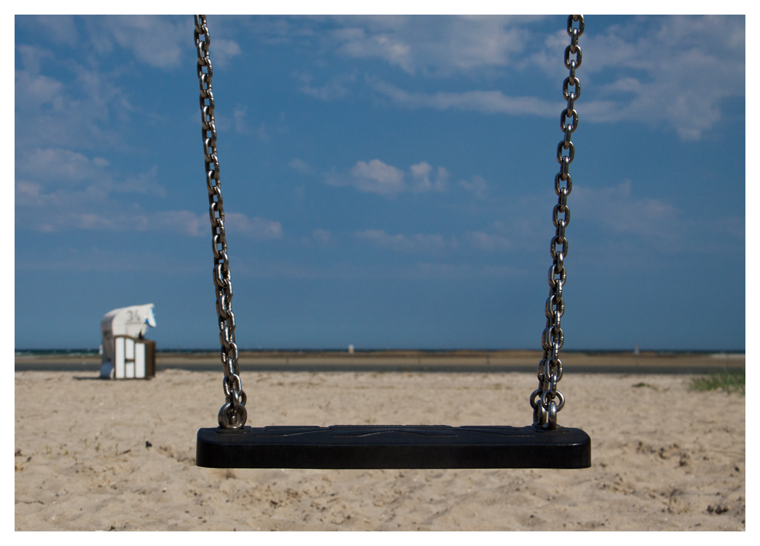 die Schaukel am Strand