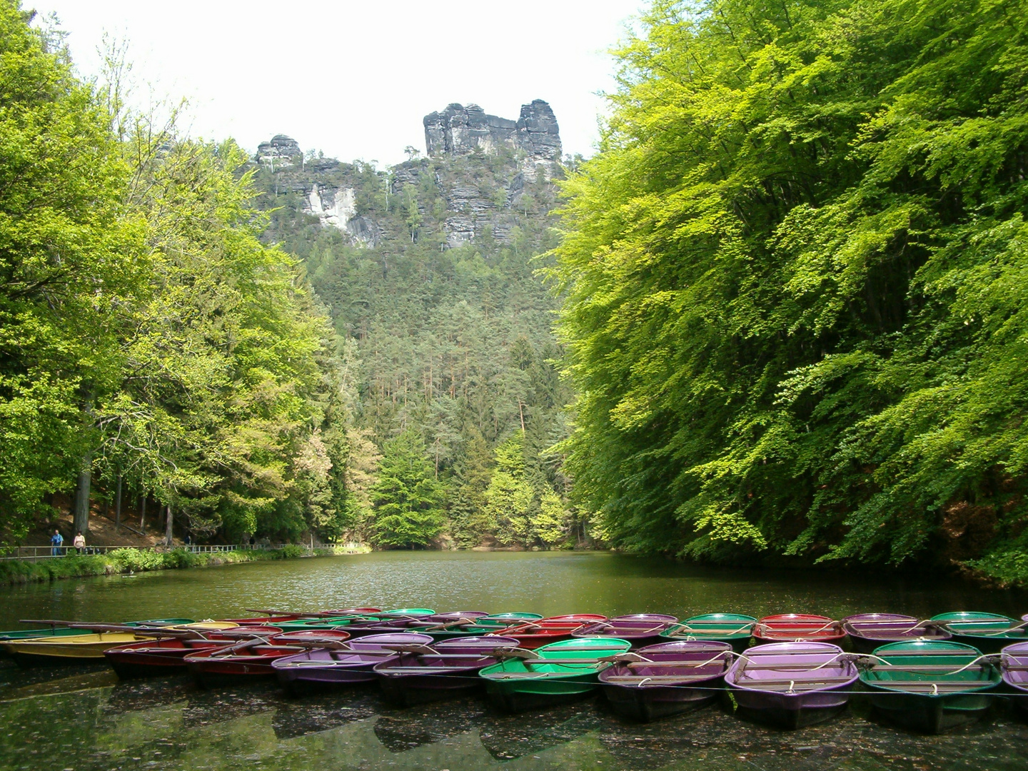 Die Schiffchen am Amselsee und oben die Lokomotive.