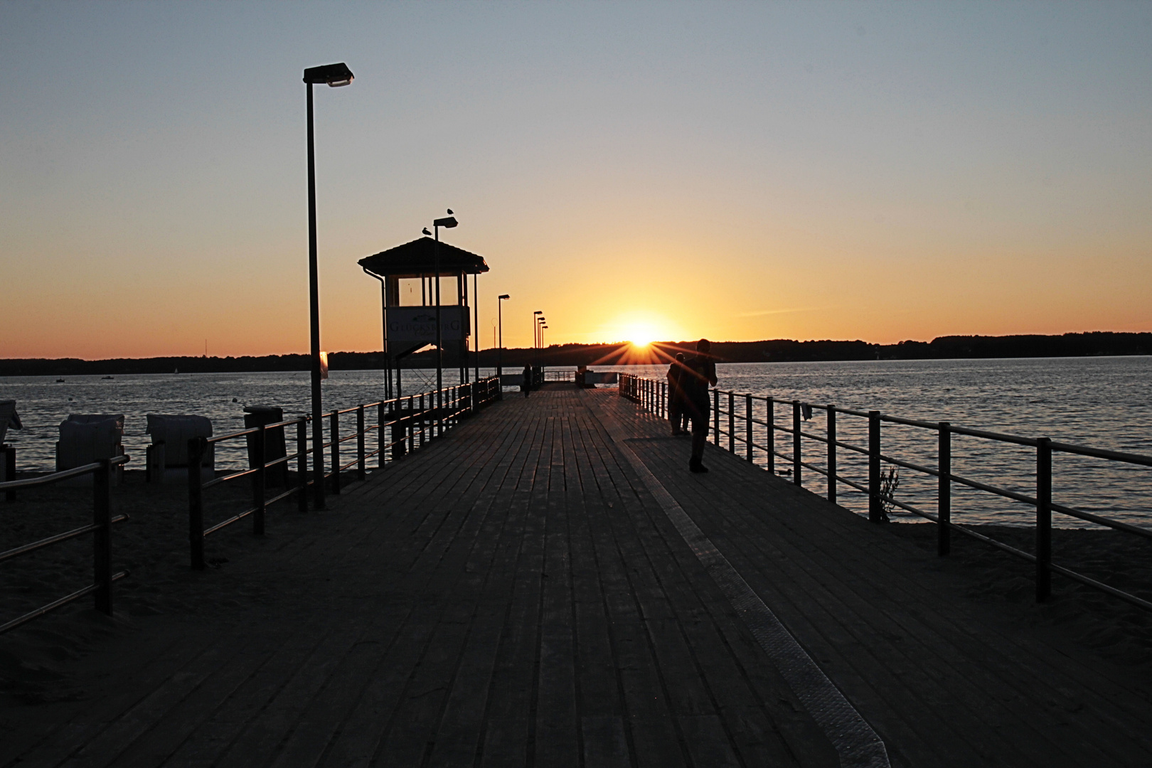 Die Schiffsbrücke im Abendlicht