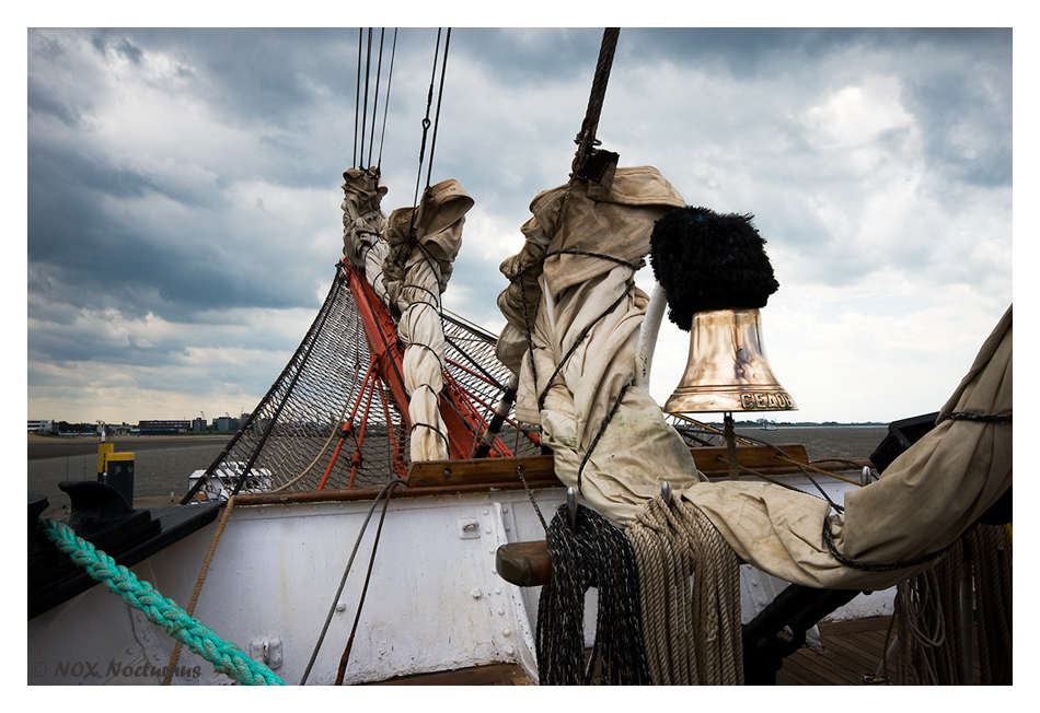 die Schiffsglocke der Sedov