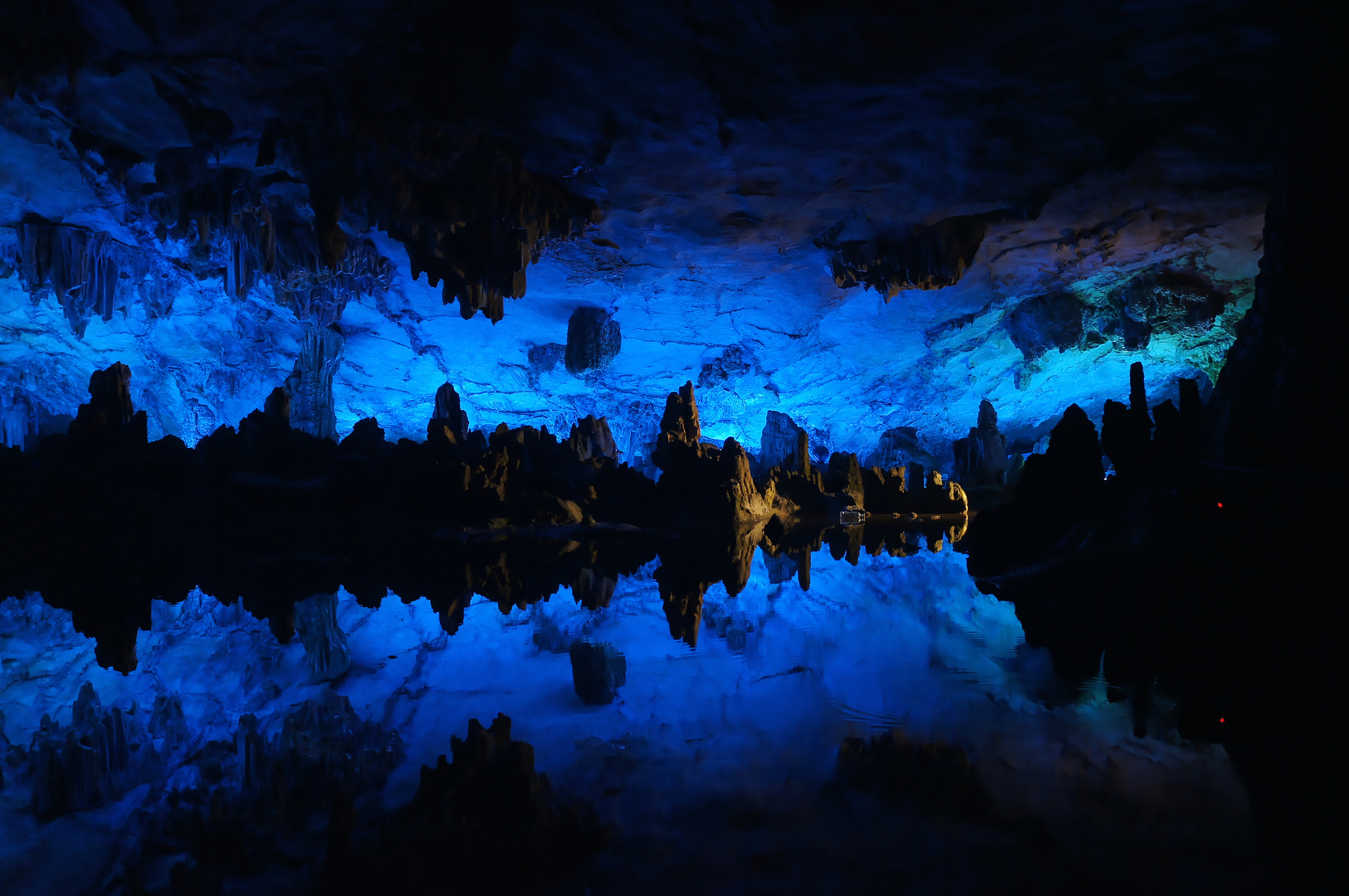 Die Schilfrohrflötenhöhle