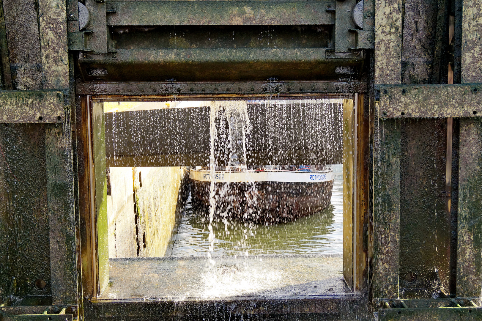 Die Schleuse öffnet sich gerade