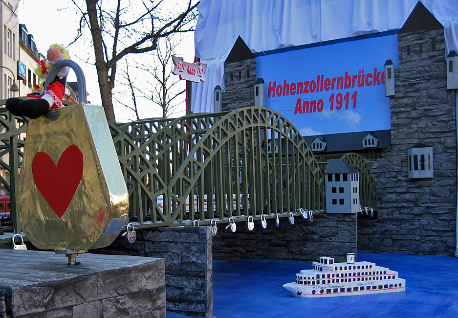 Die Schlösschen der Hohenzollernbrücke...