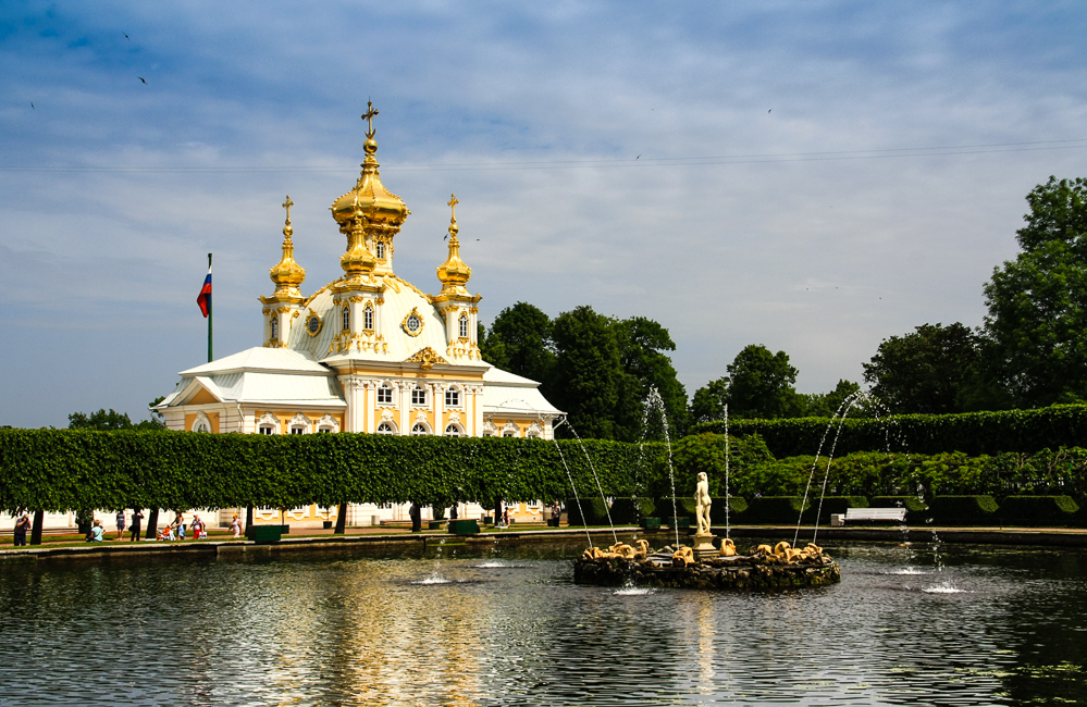 Die Schlosskirche von Peterhof