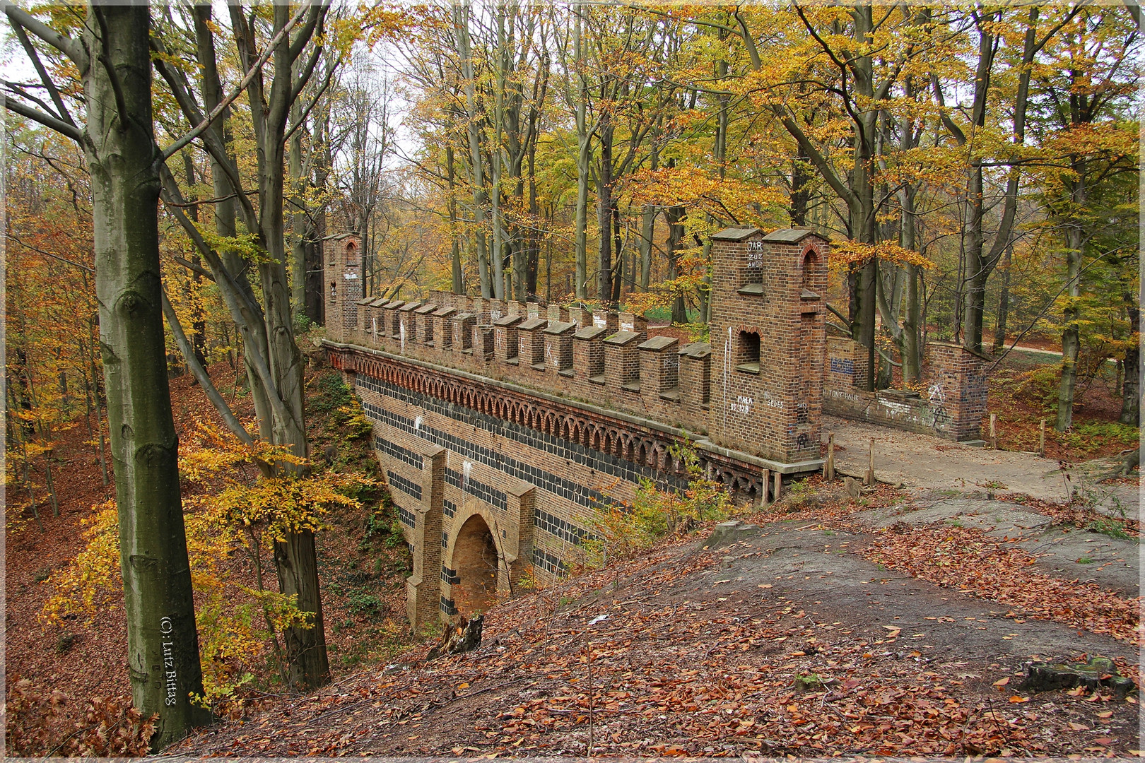 Die Schlucht am Herrenberg im Park Muzakowski