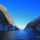 Die schmale Einfahrt in den Trollfjord