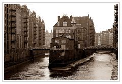 Die schöne alte Speicherstadt............,