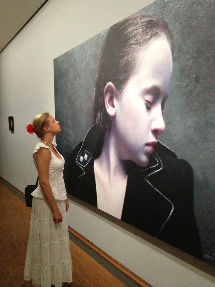 Die Schöne und das Bild ( Gottfried Helnwein in der Albertina in  Wien )