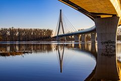 Die Schönebecker Elbauenbrücke...