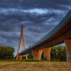 Die Schönebecker Elbauenbrücke...