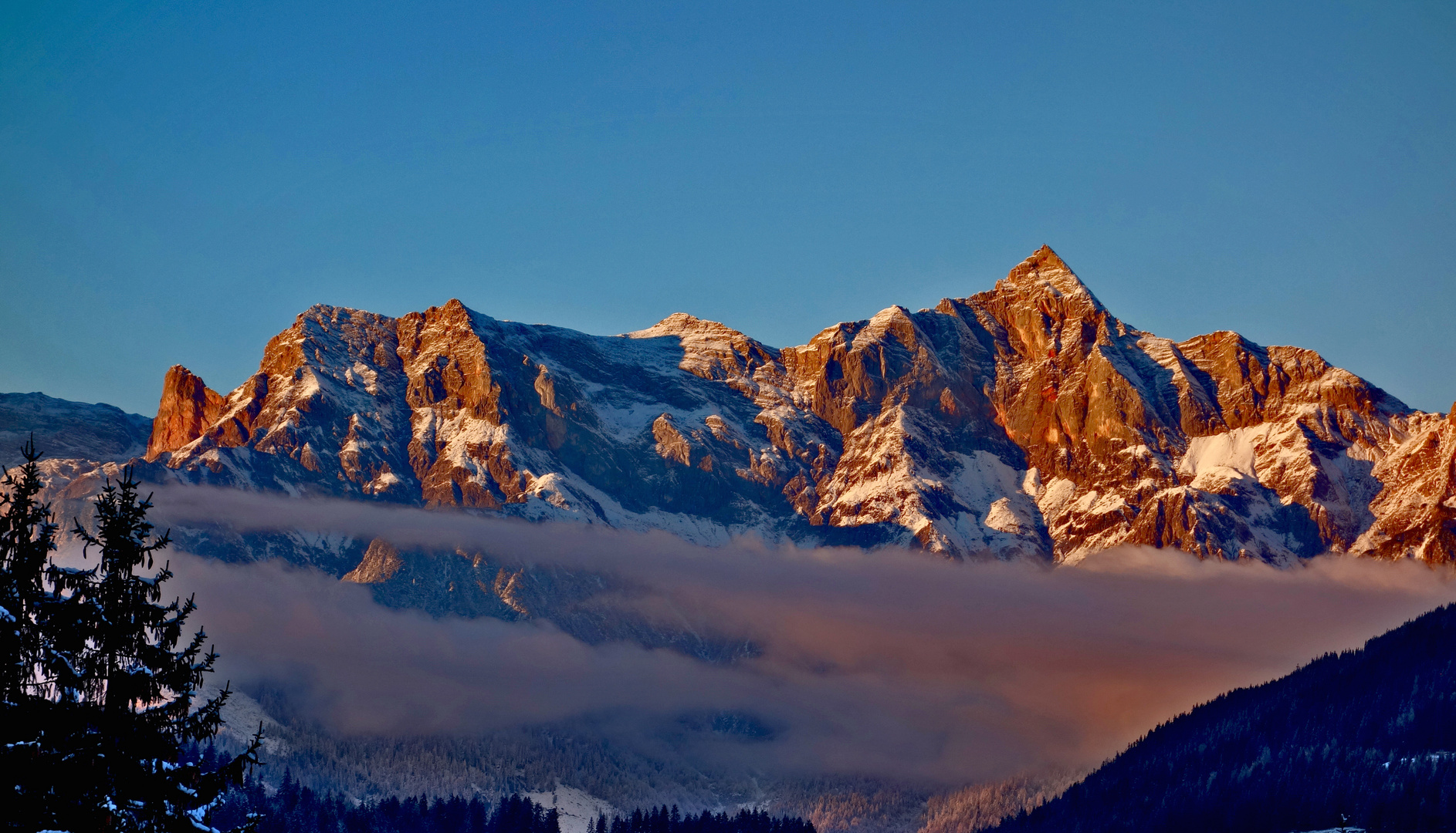 Die Schönfeldspitze im Abendlicht.