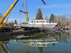 Die Schondorf wird im Starnberger See zu Wasser gelassen