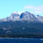 Die schroffen Berge entlang des Beagle-Kanals