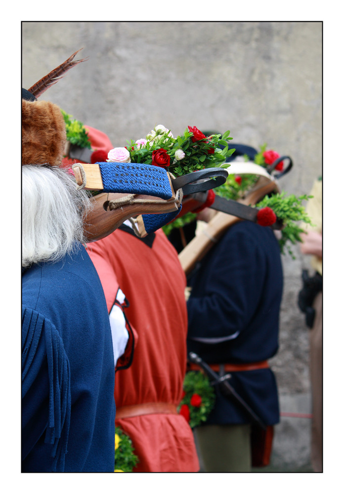 Die Schützen ziehen ein