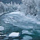 Die Schwarzach friert langsam zu (bei -20°C)