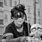 Die schwarze Frau und der Tod ( Linzer Pflasterspektakel 2012)