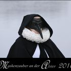 Die schwarze Maske an der Alster