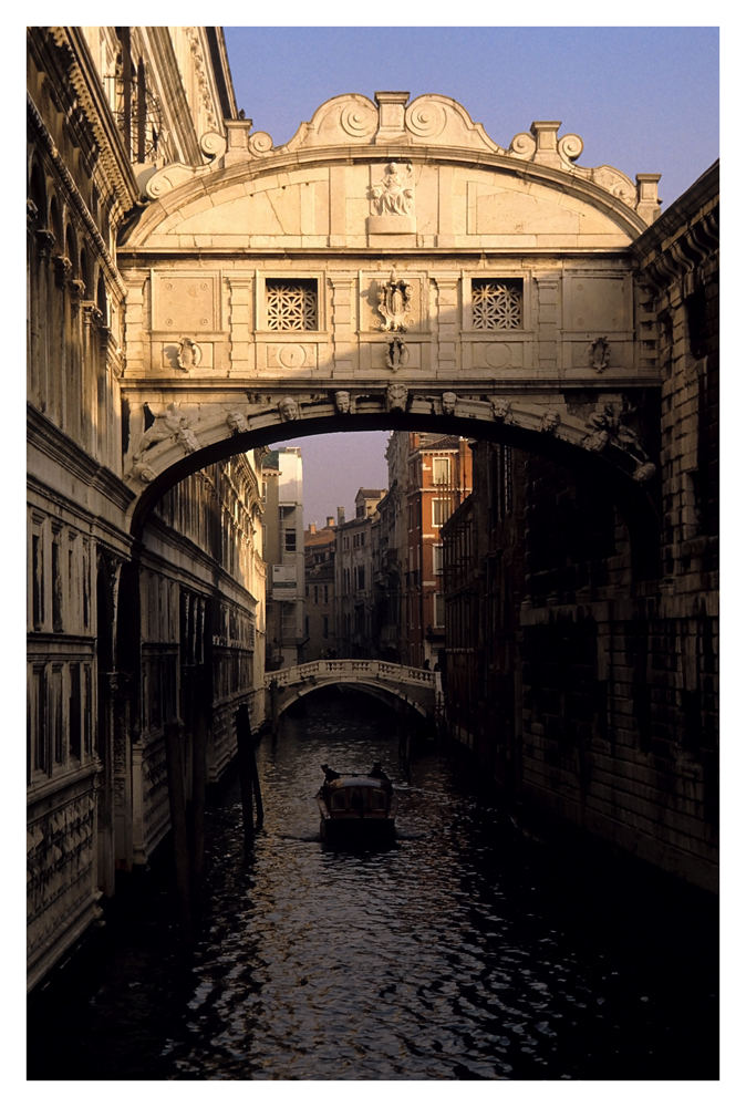 Die schwarzen Wasser von San Marco