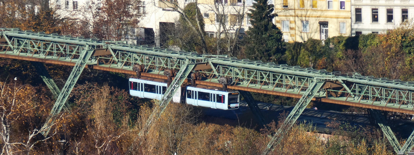 Die Schwebebahn macht Zwangspause