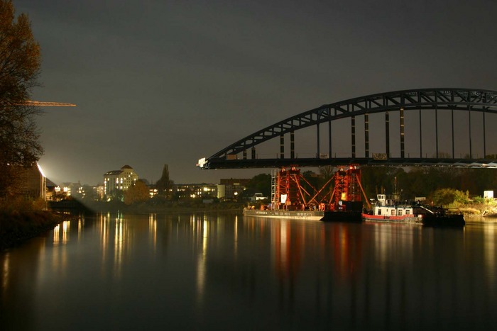 die schwebene Brücke