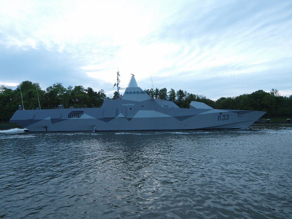 Die schwedische Corvette HÄRNÖSAND K 33 auf dem Nord-Ostsee-Kanal.