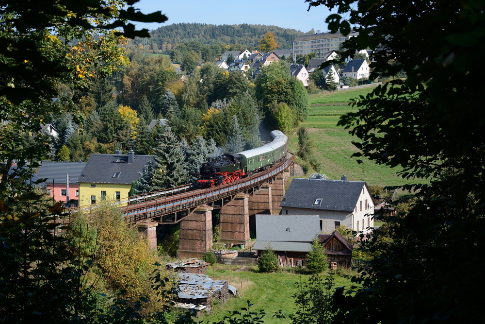 die Schwimmbadbrücke