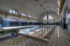 Die Schwimmhalle