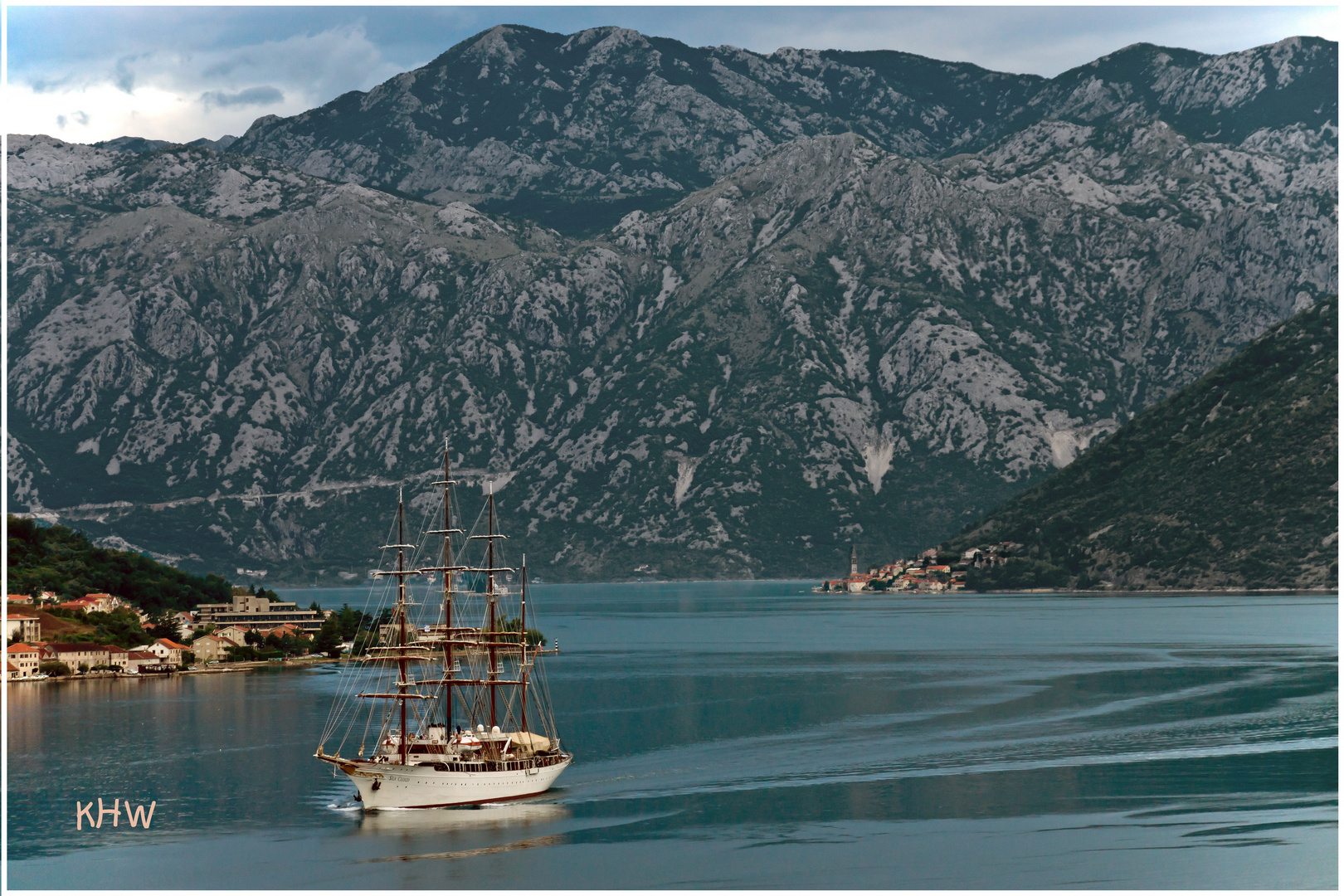 Die "Sea Cloud" in der Bucht von Kotor