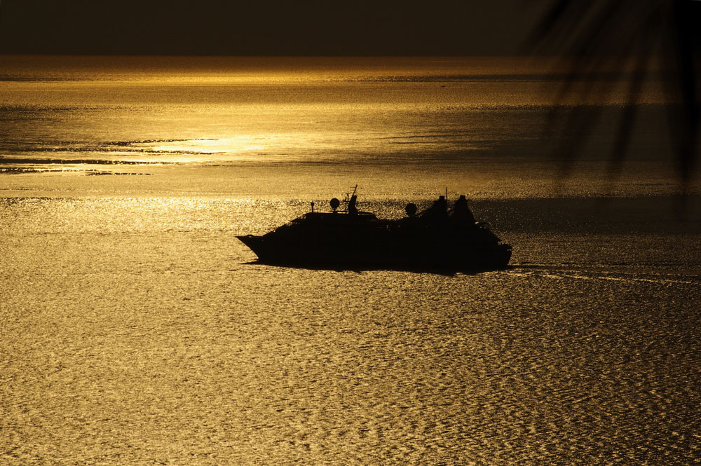 Die Seabourn Legend vor Elba by Reinhard V. 