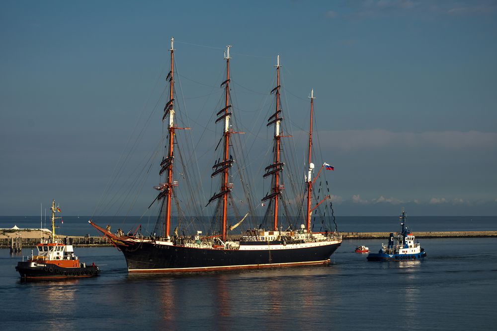 Die "Sedov" in der Morgensonne