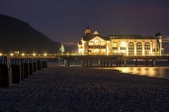 Die Seebrücke in Sellin in der Nacht