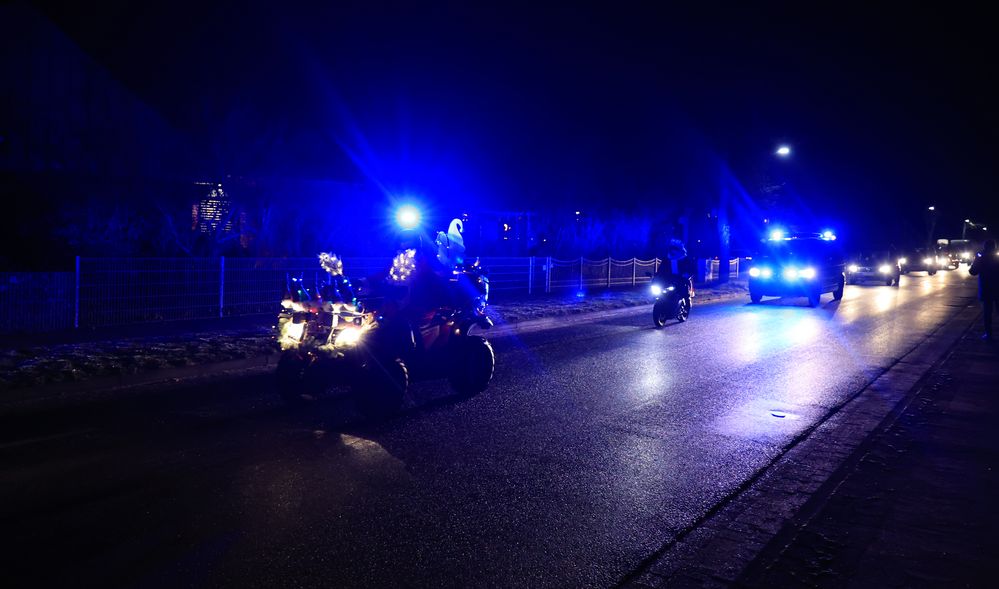 Die SEG leuchtet mit der Polizei um die Wette  ;-)