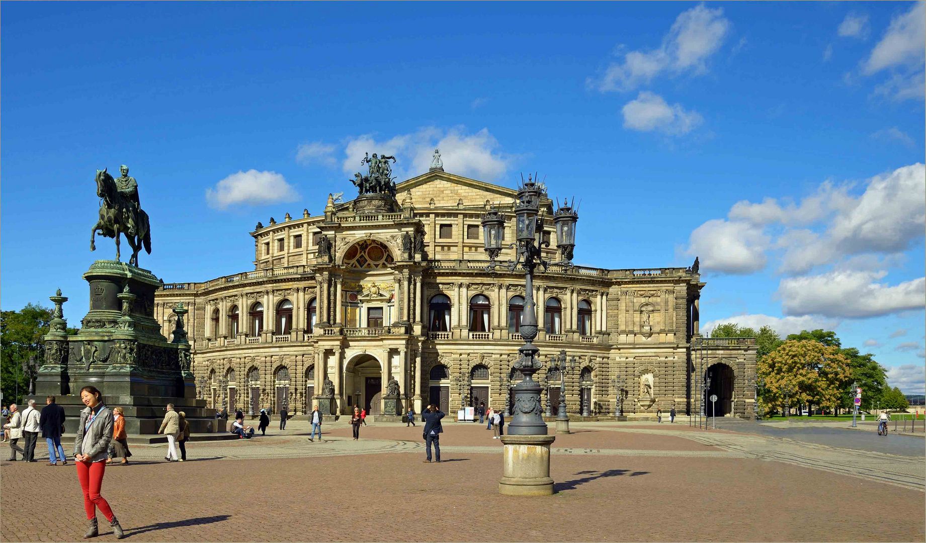 Die Semperoper …,