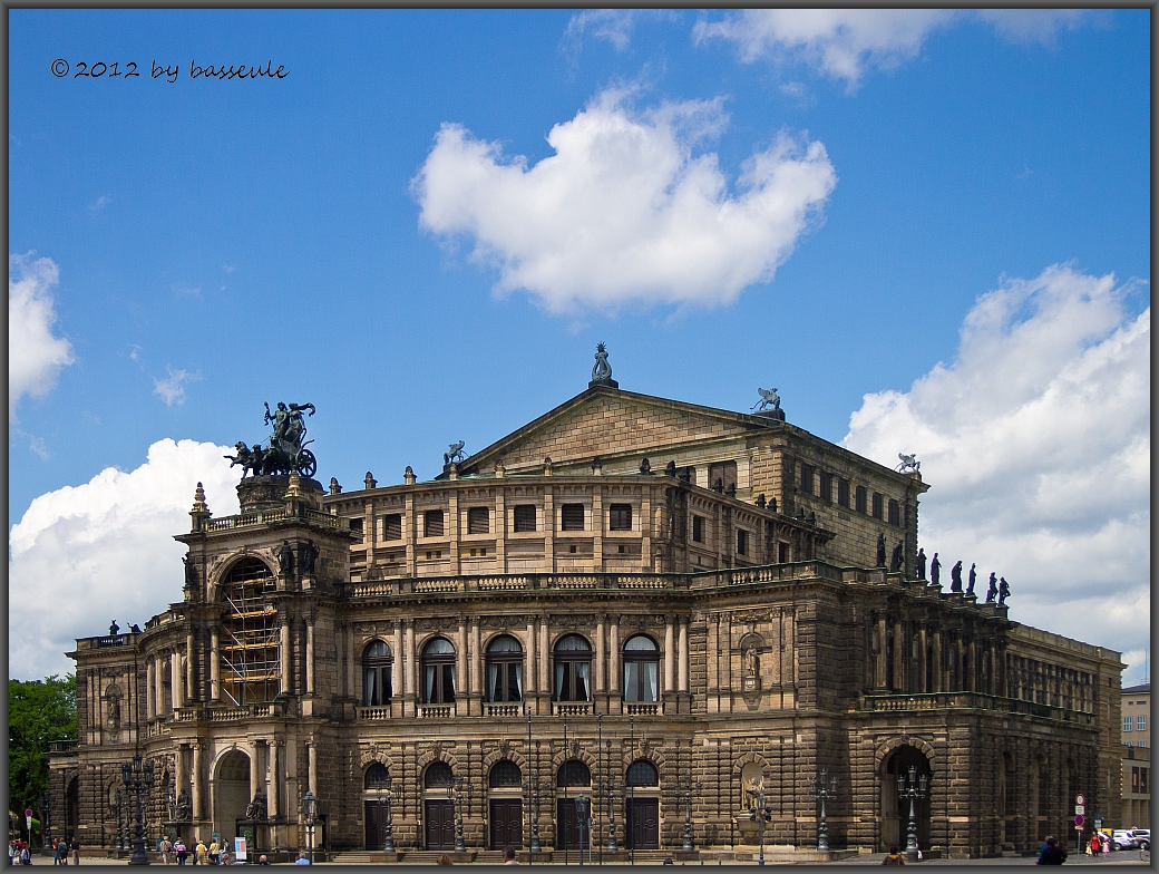 Die Semperoper!...