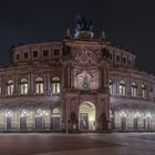 Die Semperoper bei Nacht