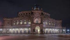 Die Semperoper bei Nacht