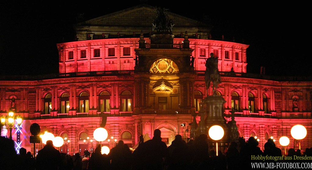 Die Semperoper Dresden Nachts beim SemperOpernball