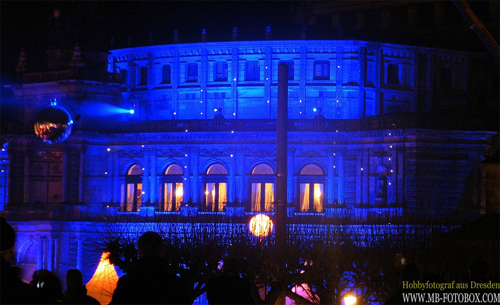 Die Semperoper Dresden Nachts beim SemperOpernball