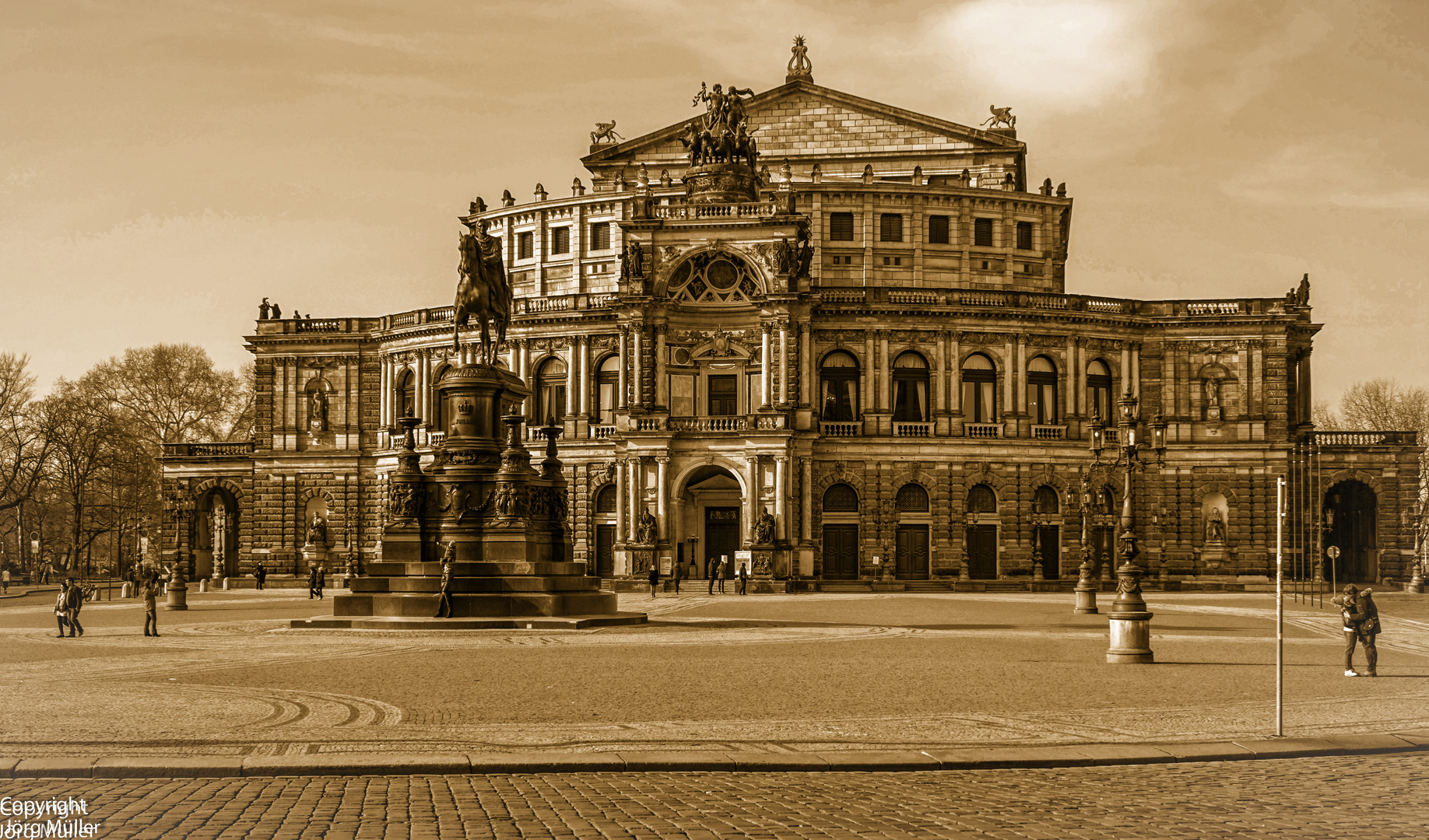 Die Semperoper im Winter