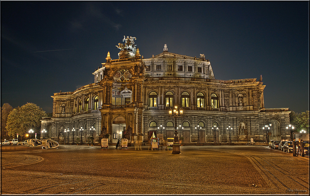 Die Semperoper in Dresden