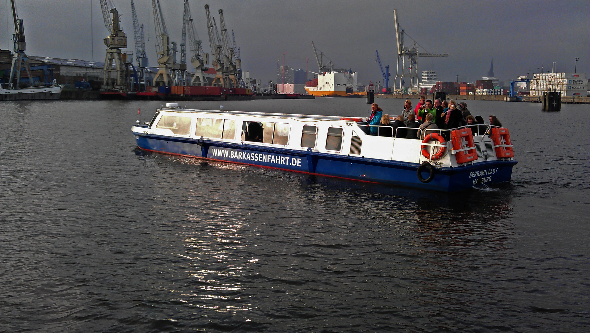 Die 'Serrahn Lady' im Hamburger Hafen...