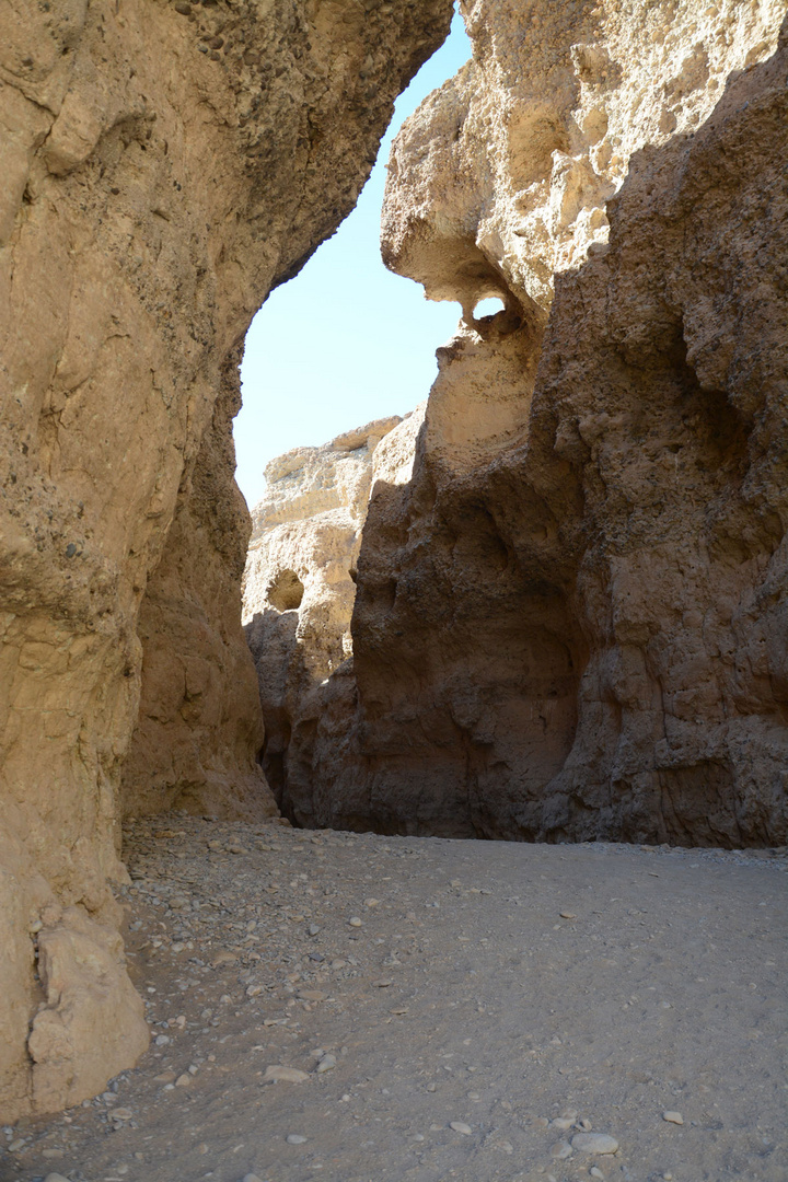 Die Sesriemschlucht in Namibia II