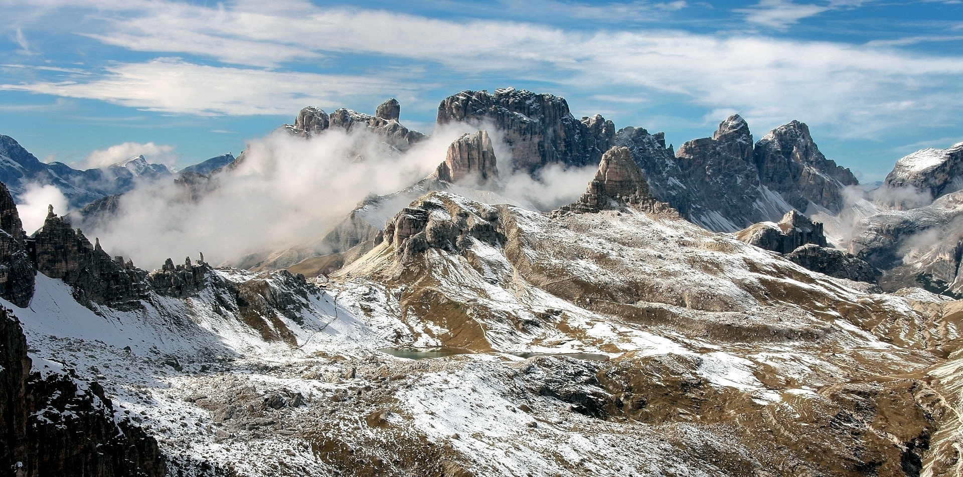 Die Sextener Dolomiten jetzt in Farbe. Unten angehängt in S/W. Taste F11 Vollbild. IN SW...