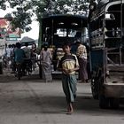 die sich begegnenden blicke, burma 2011