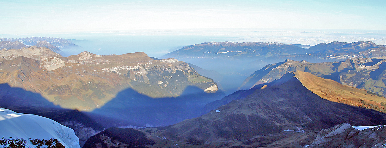 die sicher berühmtesten drei Schatten im Berner Oberland sind hier zu sehen beim Blick nach Norden