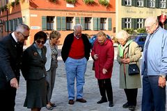 Die sieben Weisen auf der Suche nach dem Stein (der Weisen)